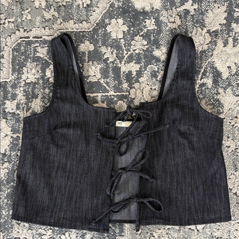 nlt Tie-Front Sleeveless black top - Picture 2 of 6